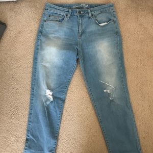 Distressed boyfriend jeans